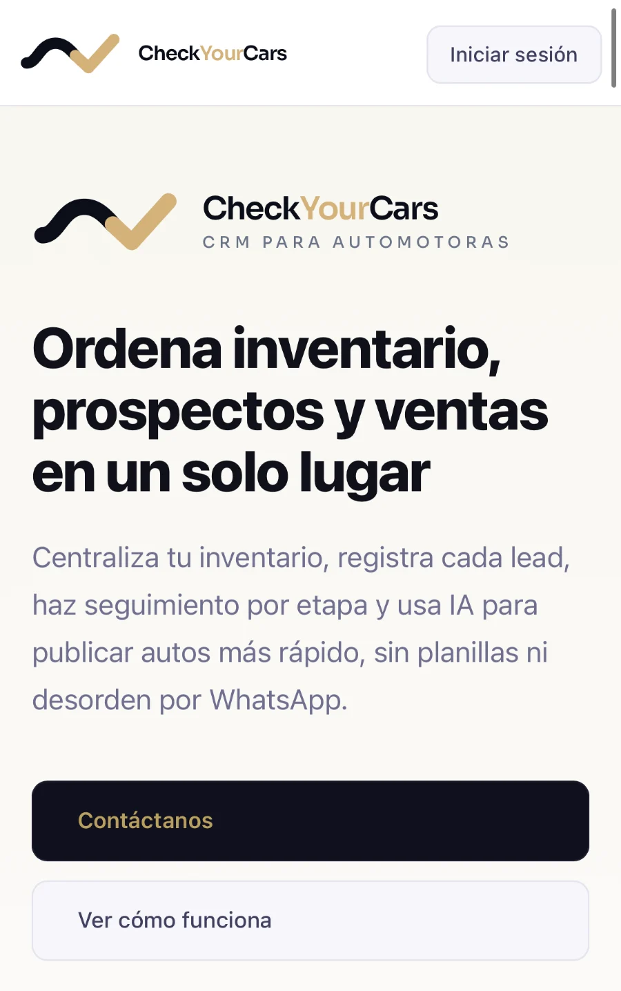 Portada de checkyourcars.cl en un celular: logo, el descriptor «CRM para automotoras» y el titular «Ordena inventario, prospectos y ventas en un solo lugar»